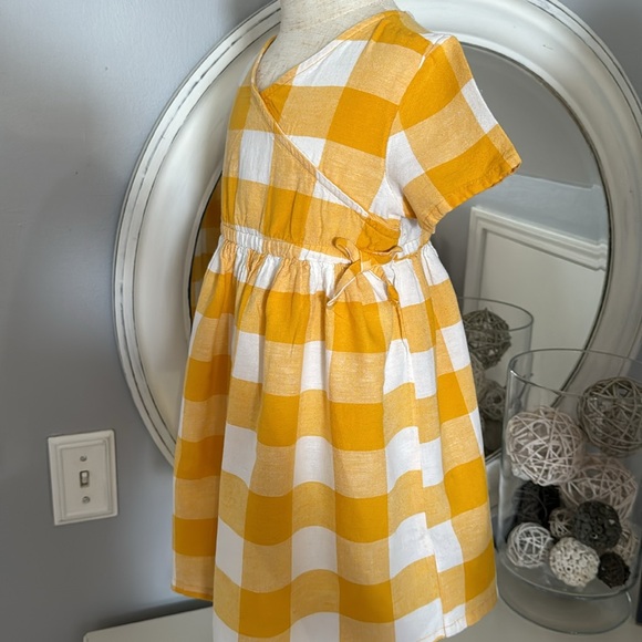 Little Girls Old Navy Yellow Gingham /Plaid dress. - Picture 2 of 4